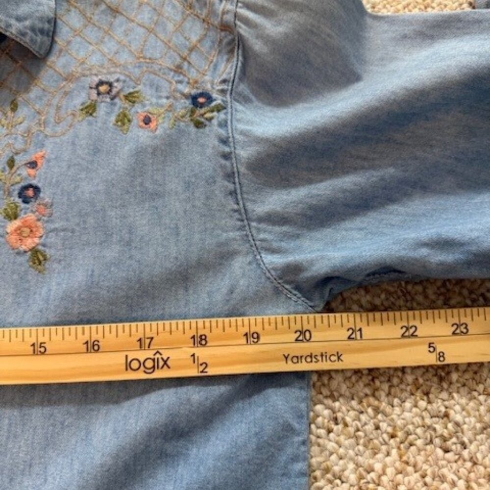 Vintage Willow Ridge Denim Embroidered Floral Shirt Woven Details Size Medium - Picture 6 of 8